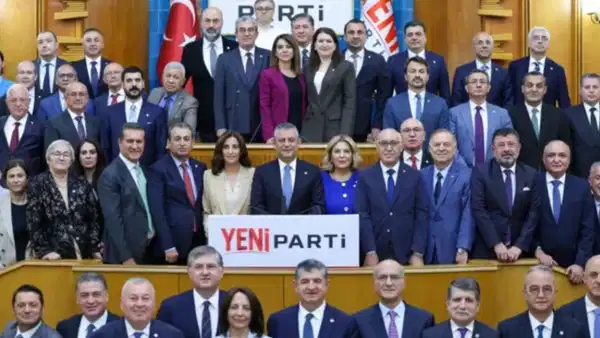 YENİ Parti milletvekillerinden Özgür Özel’e destek açıklaması: ‘Ne bir santim eğildi, ne bir adım geri gitti’